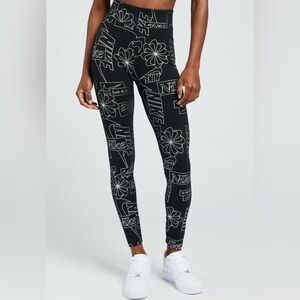 Nike Black and White Patterned Leggings